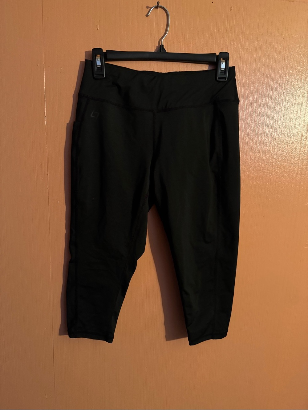 Women’s Black Spandex Capri Leggings Athletic Workout Pants Size Medium